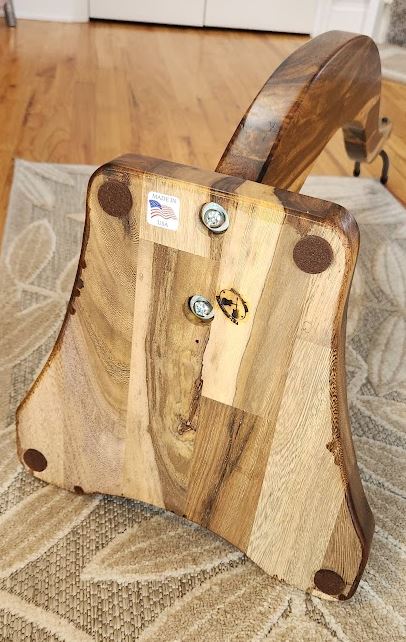 Grand Luxe - DragonWood Guitar Stand